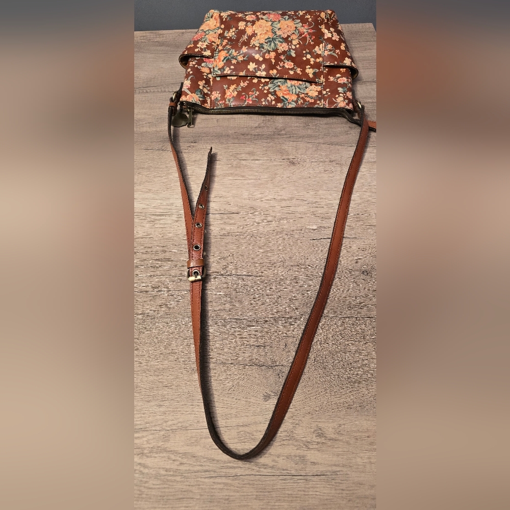 Patricia Nash Leather Aveley Crossbody - Picture 9 of 10